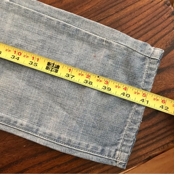 👖 2.1 Distressed Denim Jeans - Picture 16 of 16